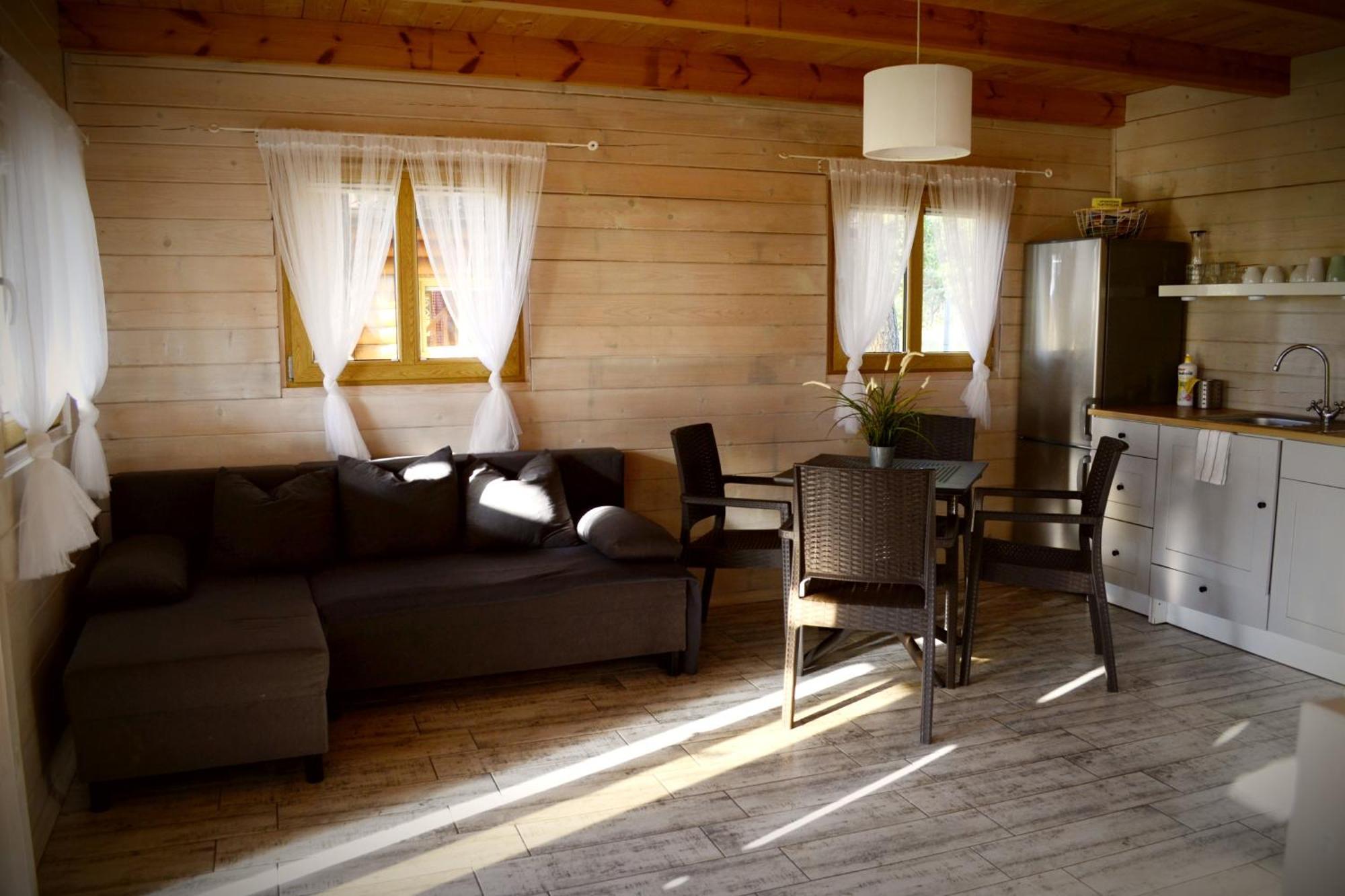 Camping Szczecinek Domy Wypoczynkowe المظهر الخارجي الصورة