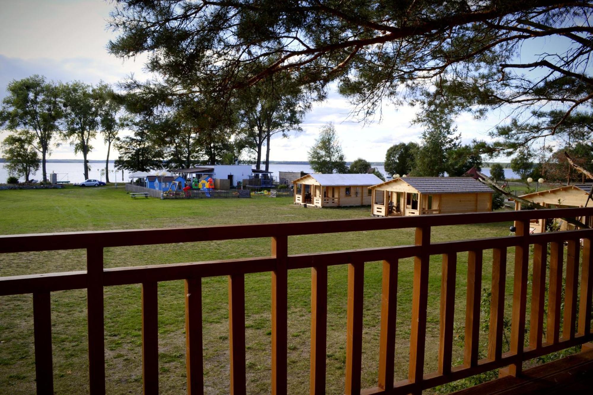 Camping Szczecinek Domy Wypoczynkowe المظهر الخارجي الصورة