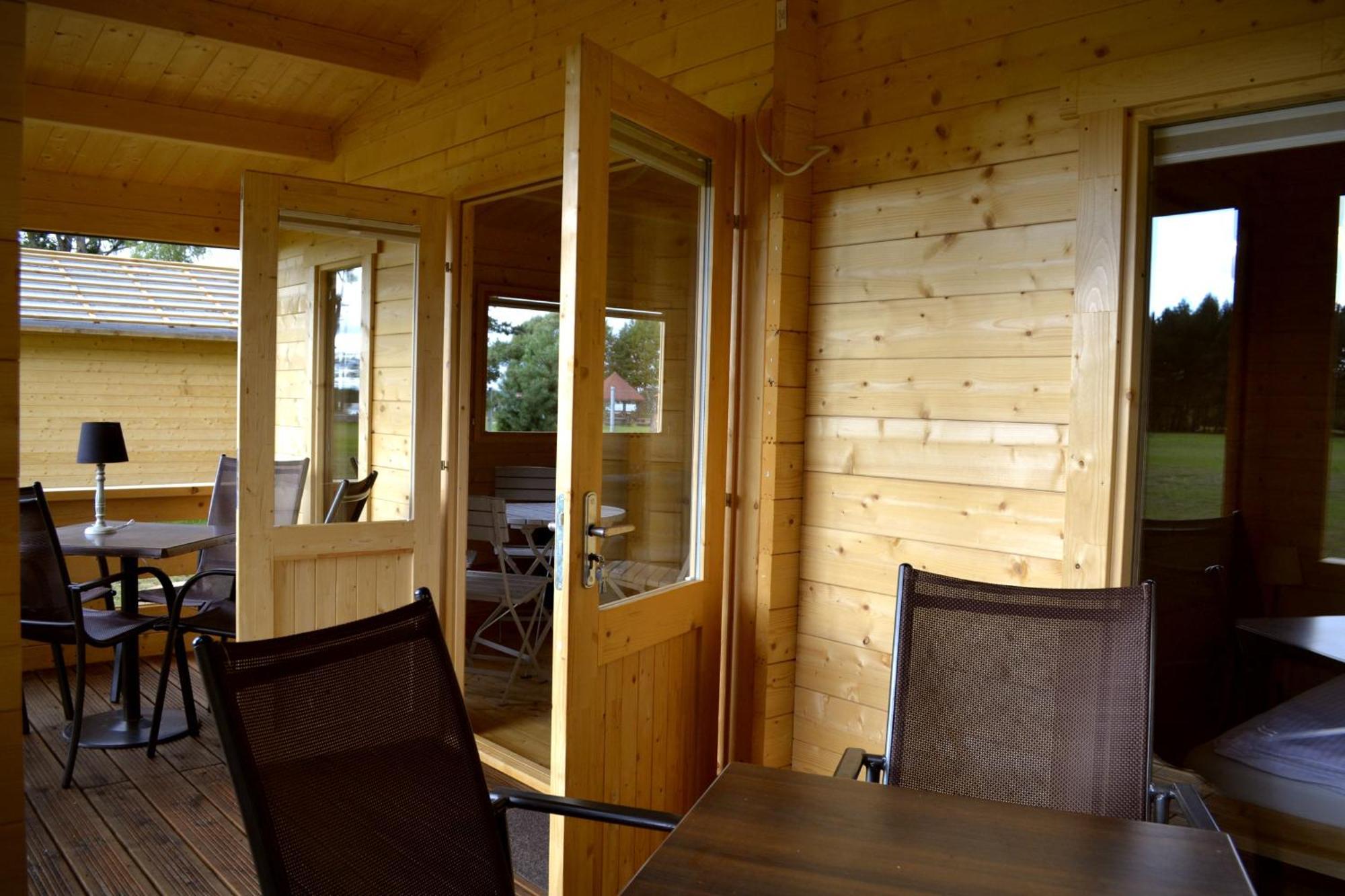 Camping Szczecinek Domy Wypoczynkowe المظهر الخارجي الصورة