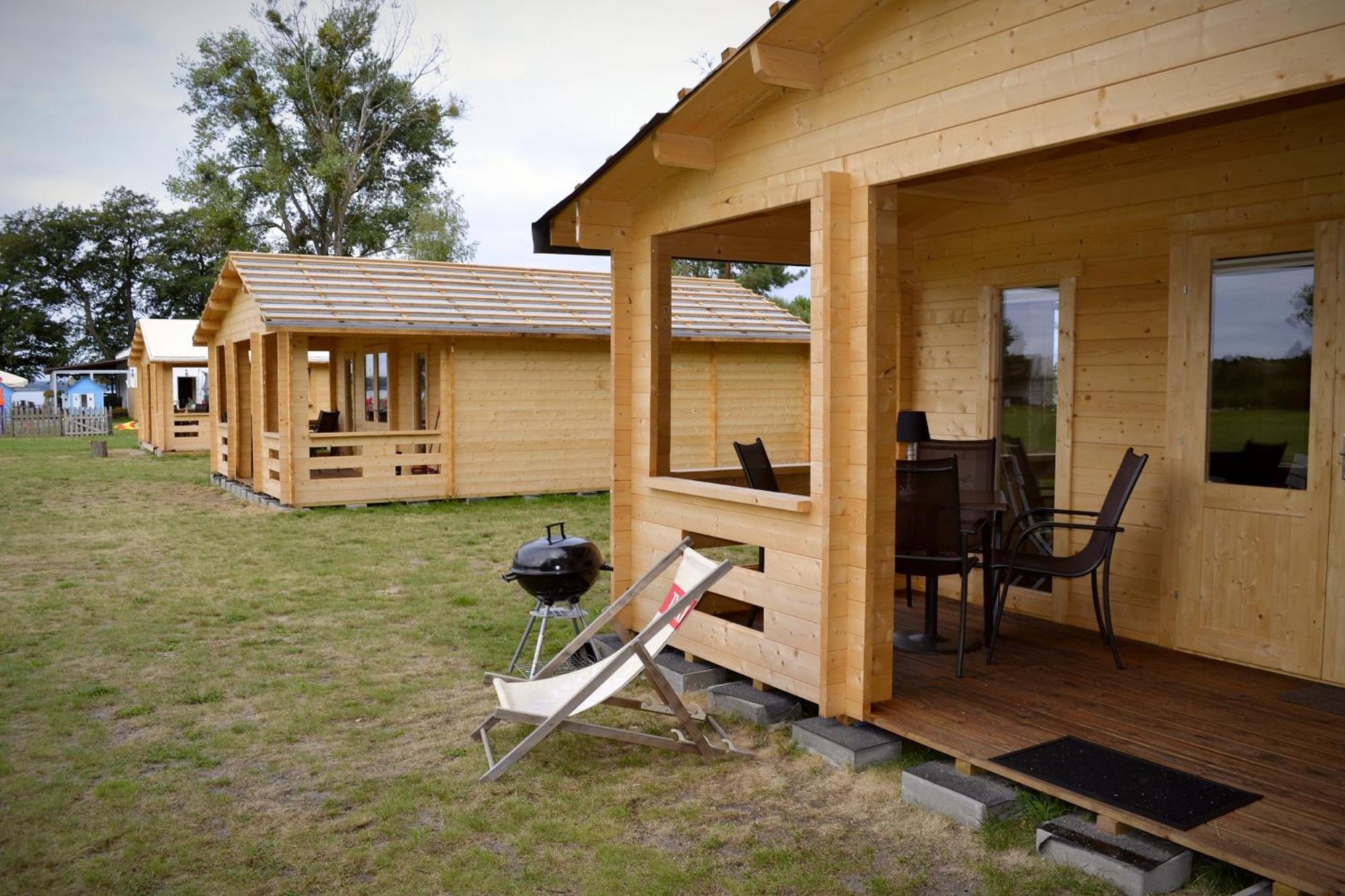 Camping Szczecinek Domy Wypoczynkowe المظهر الخارجي الصورة
